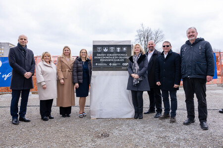 Foto: Odkritje temeljnega kamna