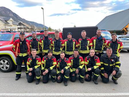 Skupinska fotografija gasilcev GE Lukovica