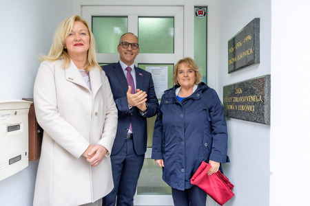 Foto: odkritje spominske plošče